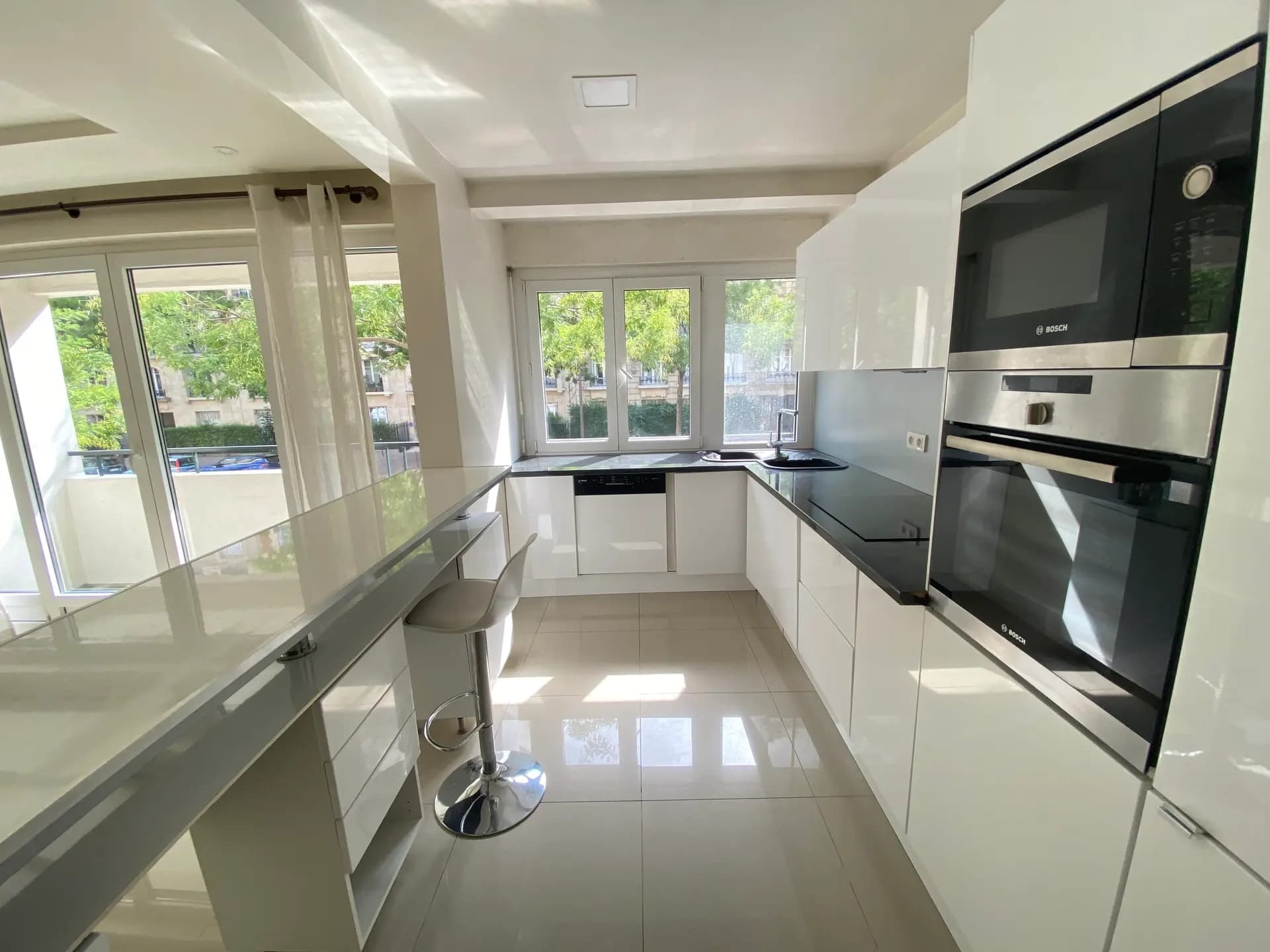 APPARTEMENT FAMILIAL PROCHE PORTE D'AUTEUIL - Image 3